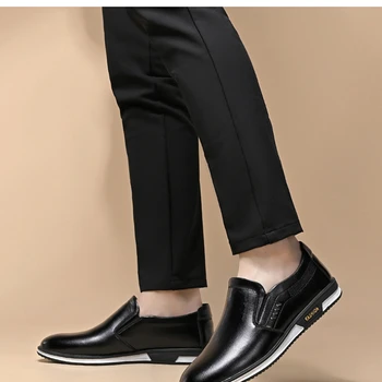 Нова кожена ежедневни обувки, висококачествени мъжки обувки за шофиране, мъжки обувки за комуникация, бели обувки, обувки за възпроизвеждане на луксозна марка, Мъжки обувки
