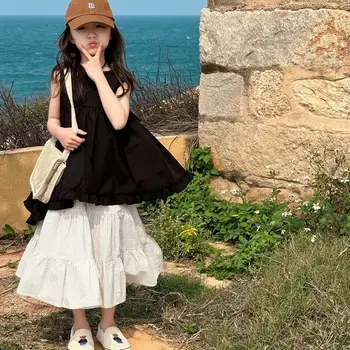 Дрехи за момичета, костюм 2023, детски моден костюм за момичета, черно-бял дантелен свободен топ, комплект с пола на райета в корейски стил